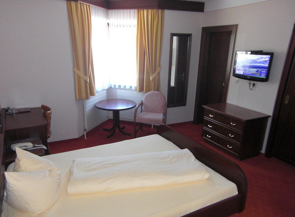 Hotel Sonnenuhr クラムザッハ エクステリア 写真