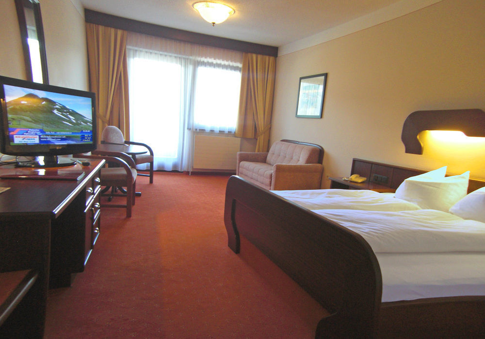 Hotel Sonnenuhr クラムザッハ エクステリア 写真